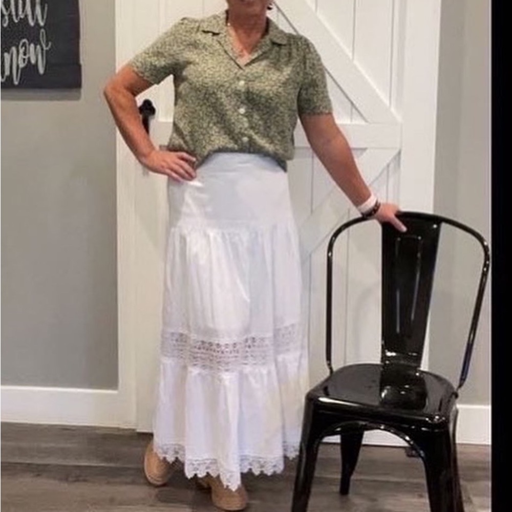 Time and Tru Skirt